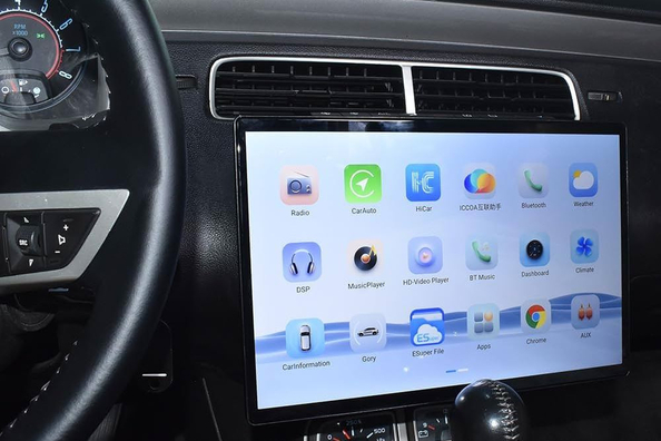 Wie wählt man ein modernes Multimedia-System fürs Auto?