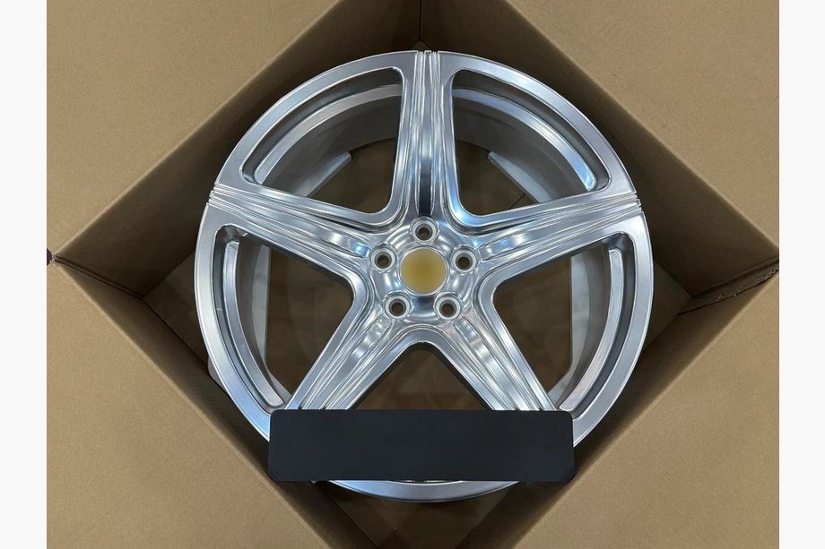 Ferrari 550 Geschmiedete OEM R20 V2 Felgen (4 Stk) Image