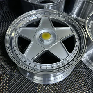Geschmiedete OEM Felgen R20 (4 Stk) Foto 2