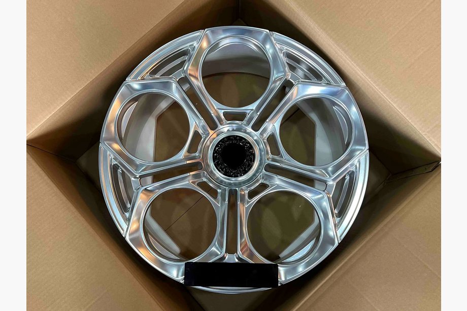 Lamborghini Countach Geschmiedete OEM Felgen R20 R21 (4 Stk) Image