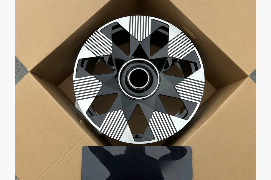 Rolls-Royce Spectre 2023– Geschmiedete OEM Felgen R22 (4 Stk) Image