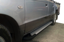 Mazda BT-50 2007-2012 Trittbretter X5-Typ (2 Stk, Alu) Foto 1