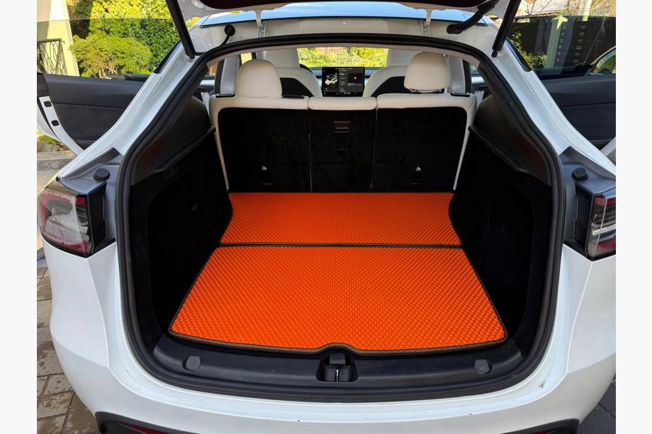 Tesla Model Y 2020- EVA Kofferraummatte V2 (2020-2024, Orange) Image