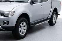 Mitsubishi L200 2006-2015 Trittbretter Duru (2 Stk., Aluminium) Foto 1