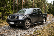 Nissan Navara 2006-2015 Trittbretter Maydos V1 (2 Stk., Aluminium & Edelstahl) Foto 1