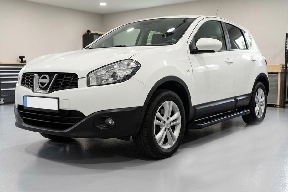 Nissan Qashqai 2010-2014 Trittbretter Allmond Black (2 Stk., Aluminium) Image