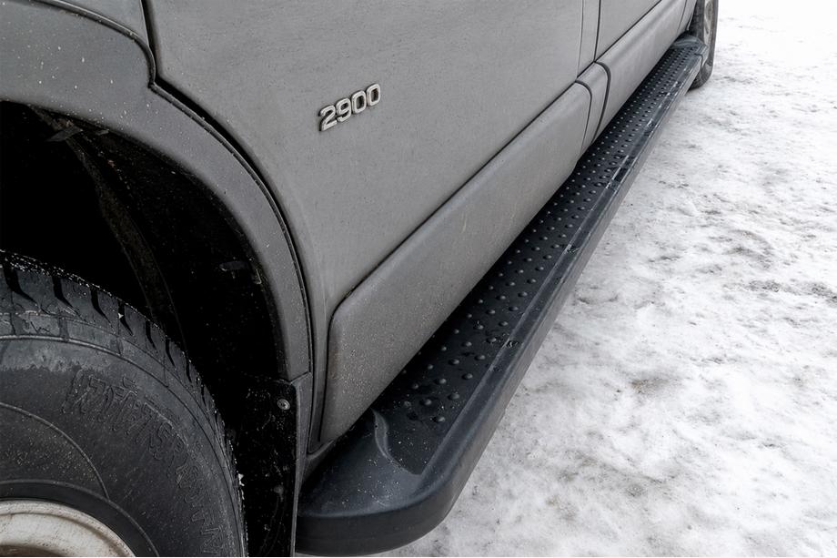 Opel Vivaro 2001–2015 Trittbretter Allmond Black (2 Stk., Aluminium) Image