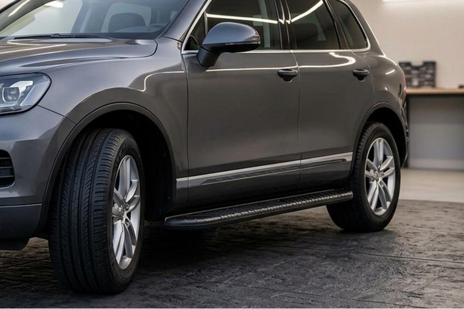 Porsche Cayenne 2003–2010 Seitenschweller Bosphorus Black (2 Stk., Aluminium) Image
