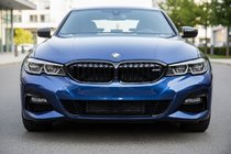 BMW 3 Series G20/G21 2018- M-Look V1 Nieren (2018-2022, Schwarz Glanz) Mit Kameravorbereitung Foto 1