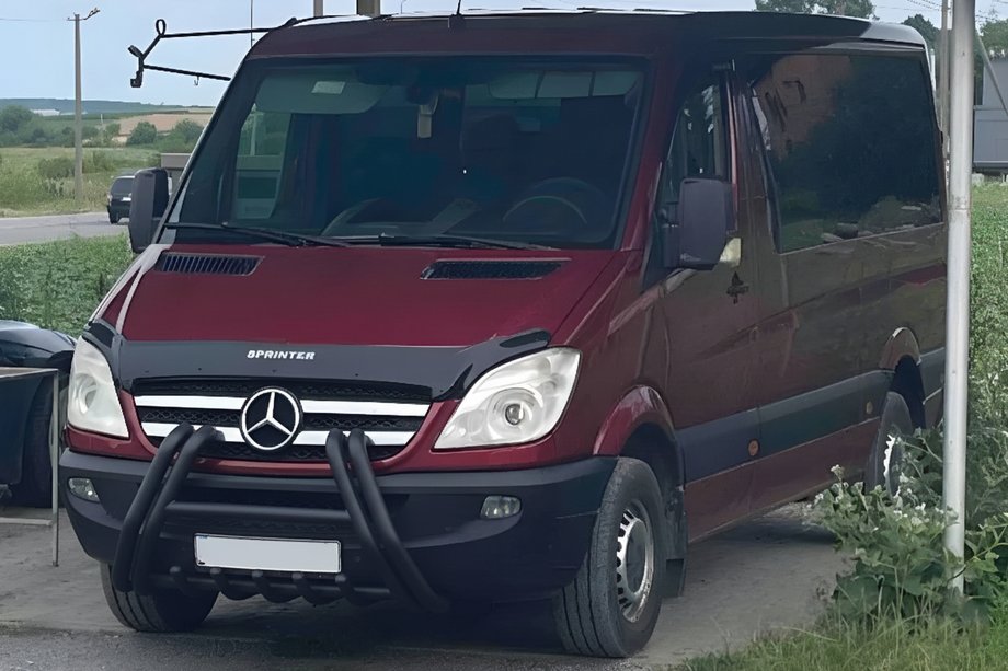 Mercedes Sprinter W906 2006–2018 Frontbügel F1-01M Schwarz (2006-2013, Edelstahl) Image