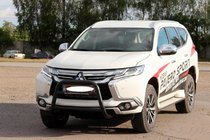 Mitsubishi Pajero Sport 2015- Frontbügel WT022 Schwarz (Edelstahl) Foto 3