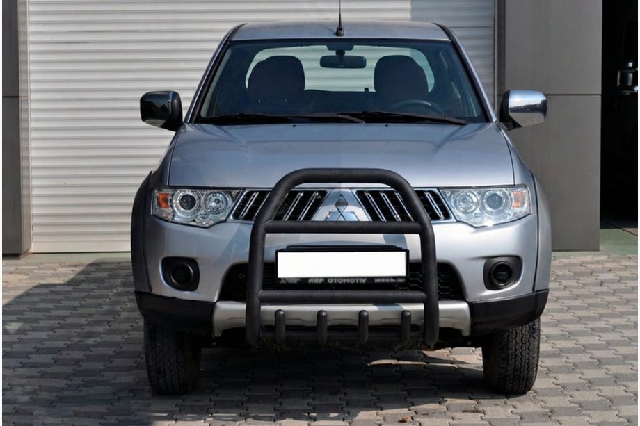 Mitsubishi Pajero Sport 2008-2015 Frontschutzbügel QT007 Schwarz (Edelstahl) Foto 2