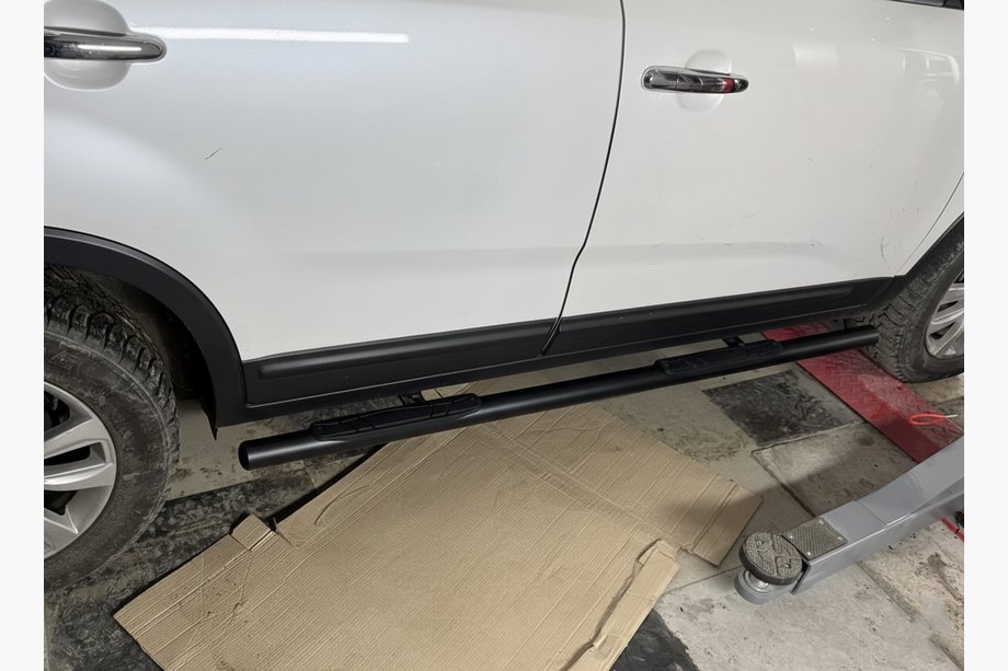 Kia Sorento II XM 2009-2014 Seitenschutzrohre Black (2 Stk., Edelstahl) Image
