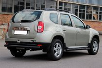 Renault Duster 2008–2017 Seitliche Trittrohre mit Einsätzen Black (2 Stk., Edelstahl) Foto 3