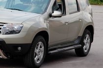 Dacia Duster 2008-2018 Seitliche Trittrohre mit Einsätzen Black (2 Stk., Edelstahl) Foto 2