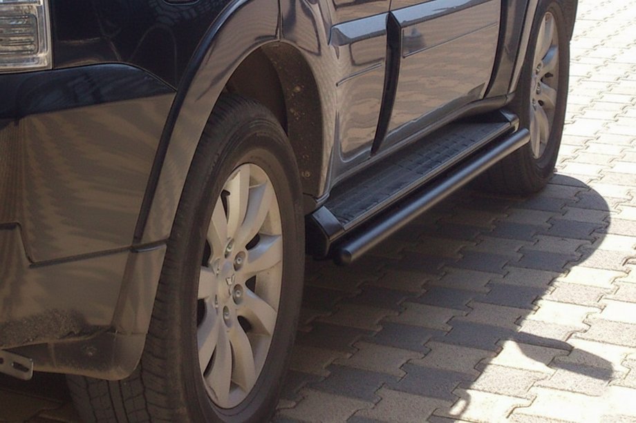 Mitsubishi Pajero Wagon III 1999-2006 Seitliche Rohre Black (2 Stk., Edelstahl) Image