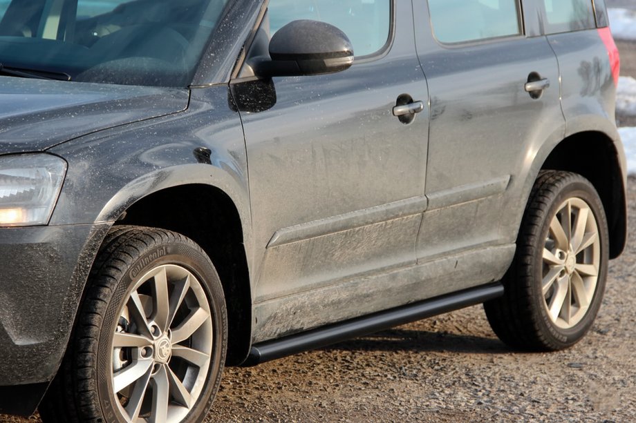 Skoda Yeti 2009-2017 Seitliche Trittrohre Black (2 Stk., Edelstahl) Image