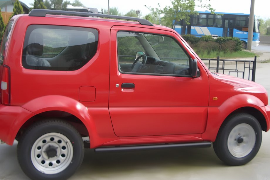 Suzuki Jimny 1998-2018 Seitliche Trittrohre Black (2 Stk., Edelstahl) Image