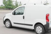 Fiat Fiorino/Qubo 2008-2024 Seitliche Trittrohre Ø60 Schwarz (2 Stk., Edelstahl) Foto 1