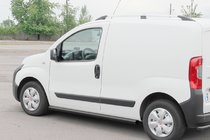Peugeot Bipper 2008-2017 Seitliche Trittrohre Ø60 Schwarz (2 Stk., Edelstahl) Foto 1