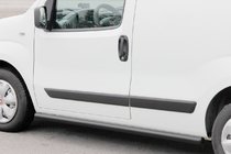 Peugeot Bipper 2008-2017 Seitliche Trittrohre Ø60 Schwarz (2 Stk., Edelstahl) Foto 2