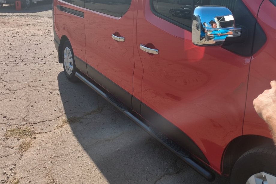 Nissan Primastar 2002-2014 Seitenschutzrohre BB002 Schwarz (2 Stk., Edelstahl) 60 mm, kurzer Radstand Foto 5