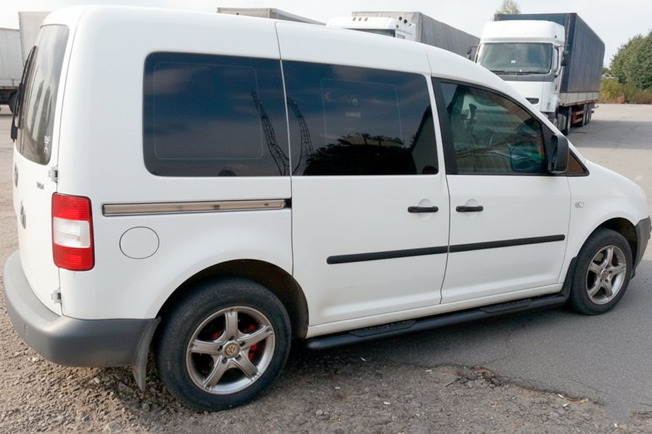 Volkswagen Caddy 2015-2020 Seitenschutzrohre BB001 Schwarz (2 Stk., Edelstahl) d60, Standardbasis Foto 2