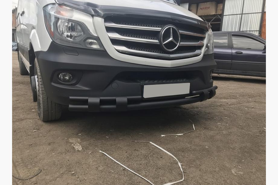 Mercedes Sprinter W906 2006–2018 Vordere Unterfahrschutzbügel Shark Black (Edelstahl) 2006-2013 Image