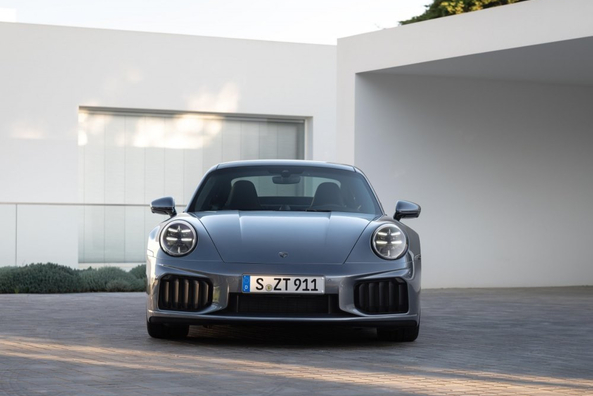 Porsche 911 Turbo S T-Hybrid Test: Der stärkste Serien-911 Foto 2