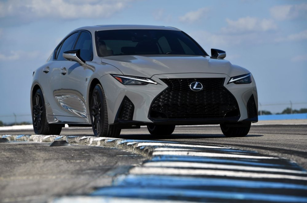 Lexus IS 500: kraftvolle Sportlimousine mit V8-Saugmotor