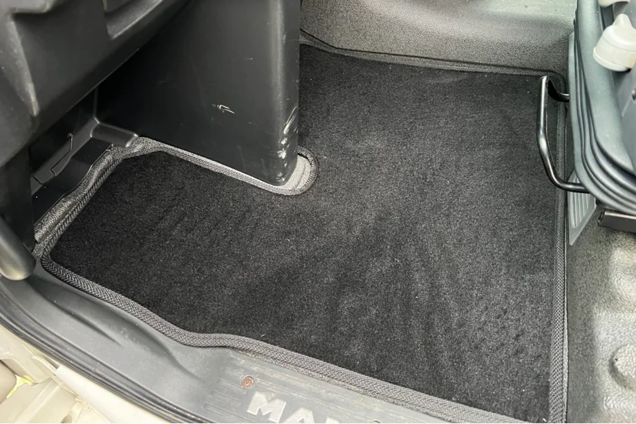 MAN TGX 2007-2020 Textil Fußmatten Deluxe (Schwarz) Image