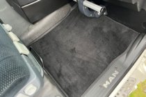 MAN TGX 2007-2020 Textil Fußmatten Premium (Schwarz) Foto 2
