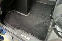MAN TGX 2020- Textil Fußmatten Classic (Schwarz) Foto 1