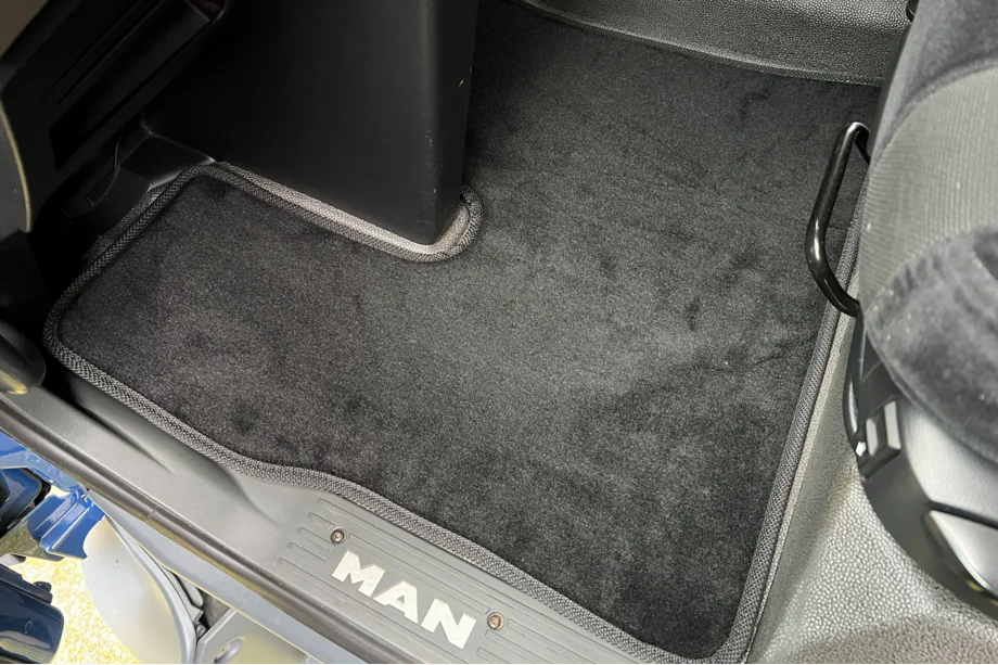 MAN TGX 2020- Textil Fußmatten Premium (Schwarz) Image