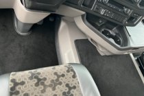 Scania R-Serie 2016– Textil Fußmatten Deluxe (Schwarz) Foto 2
