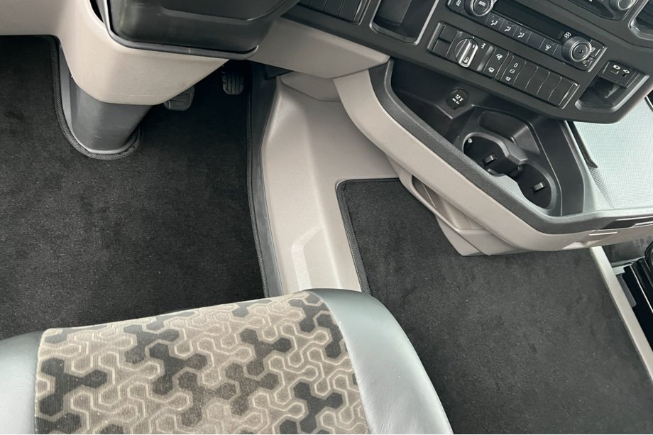 Volvo FH 2012– Textil Fußmatten Deluxe (Schwarz) Foto 3