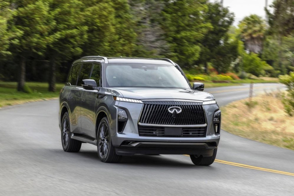 Infiniti QX80 der zweiten Generation: Technische Daten, Ausstattung, Fotos