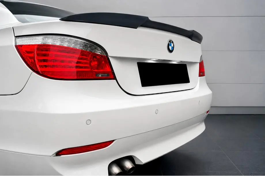 BMW 5 Series E60/E61 2003-2010 M4-Style V-2 Heckspoiler (Schwarz Glanz) Image