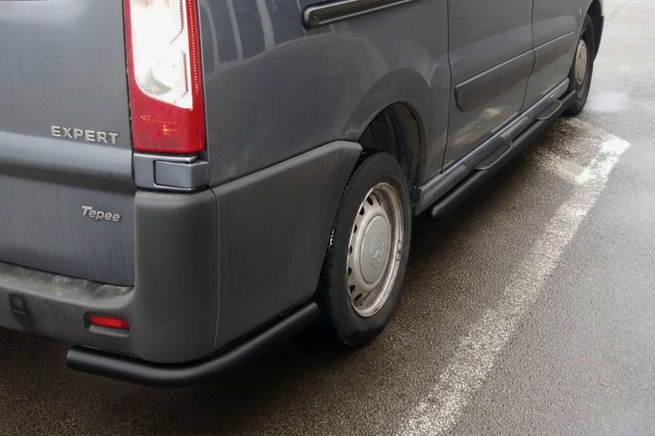 Fiat Scudo 2007-2015 Hintere Eckschutzrohre AK003 Schwarz (2 Stk., Edelstahl) Image