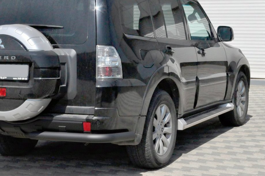 Mitsubishi Pajero Wagon IV 2006-2021 Heckbügel AK003 Schwarz (Edelstahl) Foto 1