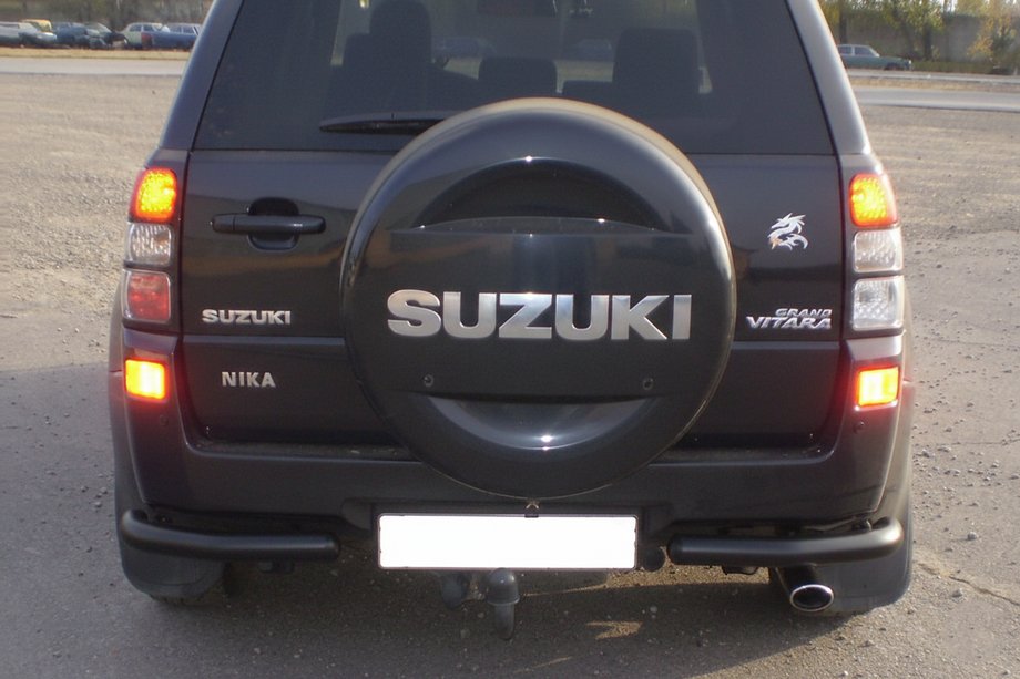 Suzuki Grand Vitara 2005-2017 Heckschutz AK003 Schwarz (Edelstahl) Image