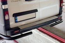 Nissan NV300/Primastar 2016- Hintere Eckschutzrohre Black (2 Stk., Edelstahl) Foto 1