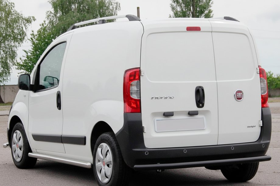 Fiat Fiorino/Qubo 2008-2024 Heckschutz Black (Edelstahl) Image