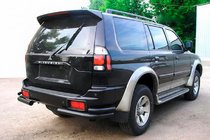 Mitsubishi Pajero Sport 1996-2007 Hintere doppelte Eckrohre Black (2 Stk, Edelstahl) Foto 1