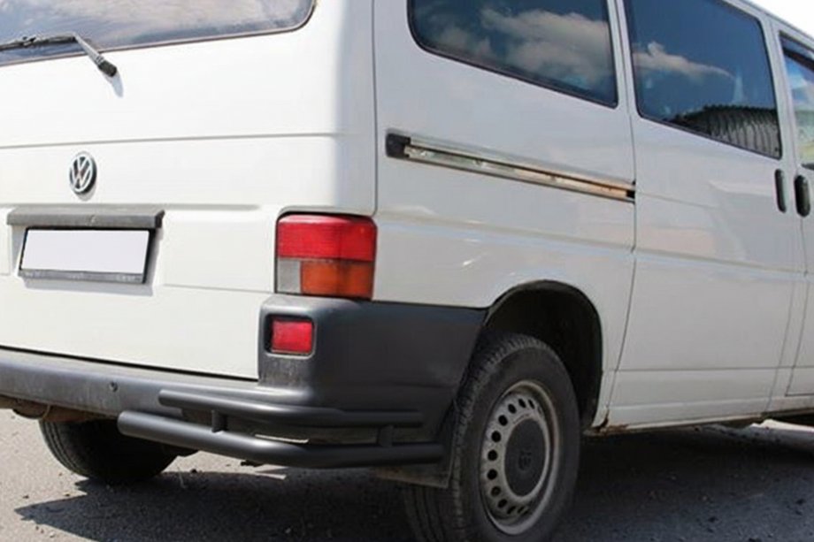 Volkswagen T4 Caravelle/Multivan 1990–2003 Doppelte hintere Eckschutzrohre AK003-Double Black (2 Stk., Edelstahl) Foto 1