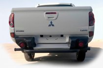 Mitsubishi L200 2006-2015 Heckschutz AK007 Schwarz (Edelstahl) Foto 1
