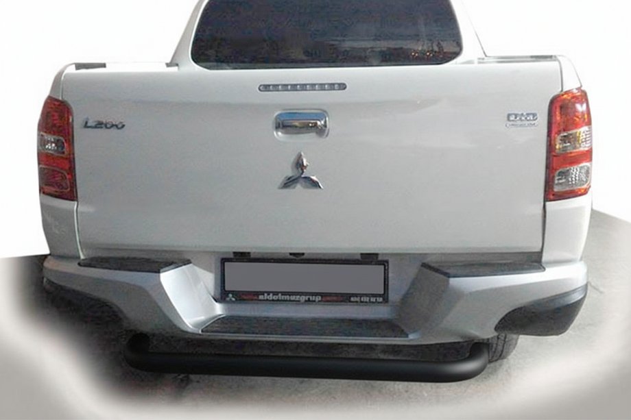 Mitsubishi L200 2015-2024 Heckschutz AK007 Schwarz (Edelstahl) Image