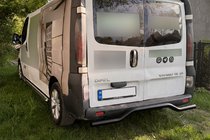 Renault Trafic 2001–2015 Heckschutz AK006 Schwarz (Edelstahl) Foto 2