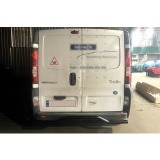 Heckschutz AK006 Schwarz (Edelstahl) Opel Vivaro 2001–2015 Foto 4