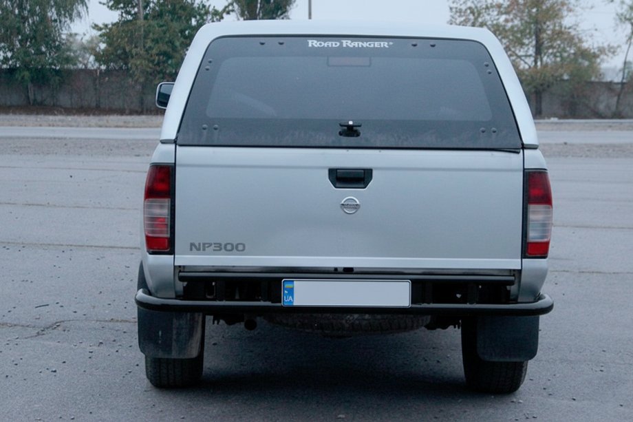 Nissan NP300 1999-2015 Heckschutz AK004 Schwarz (Edelstahl) Foto 2